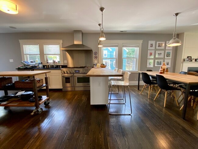 Photo - 55 Eliot Cres Unidad 2