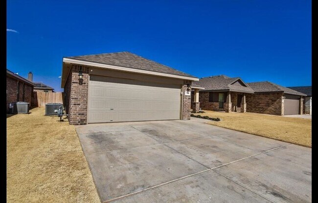Photo - 3 bedroom 2 bathroom 2 car garage in Frens...