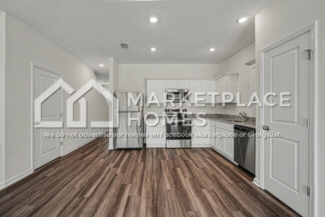 Photo - 11777 Sylvia St