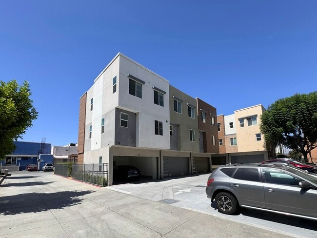 19 S Chapel Ave