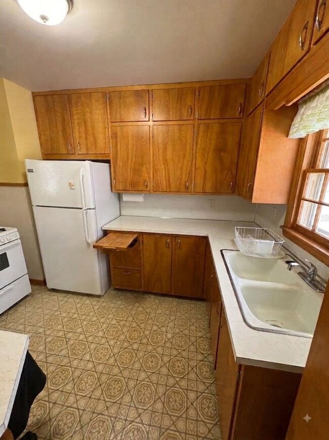 Photo - 1324 Lyon Ave