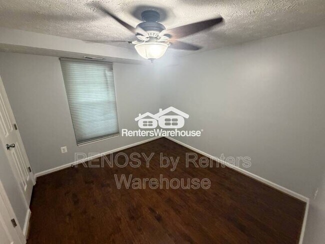 Photo - 907 Woodbridge Ct