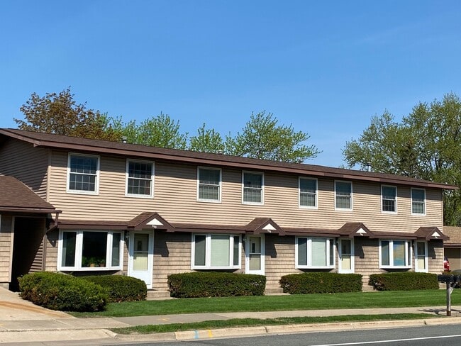 Building Photo - 610 12th Ave S