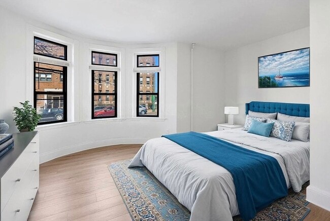 864 Huntington Ave Unit 3