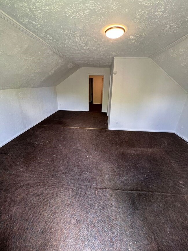 Photo - 1142 Lyle St
