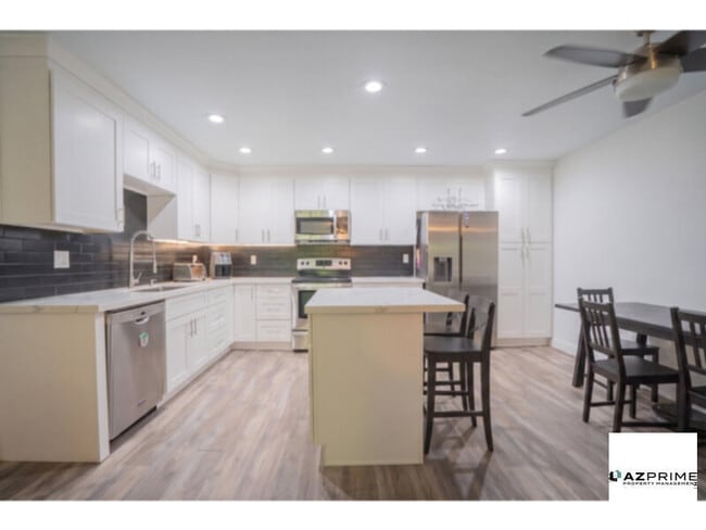 Photo - Settle Into this Beautifully Refreshed 2/1 Phoenix Condo in the Desirable Arcadia Area.