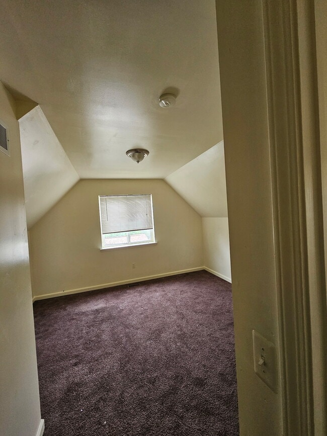 Photo - 9501 Lauder St