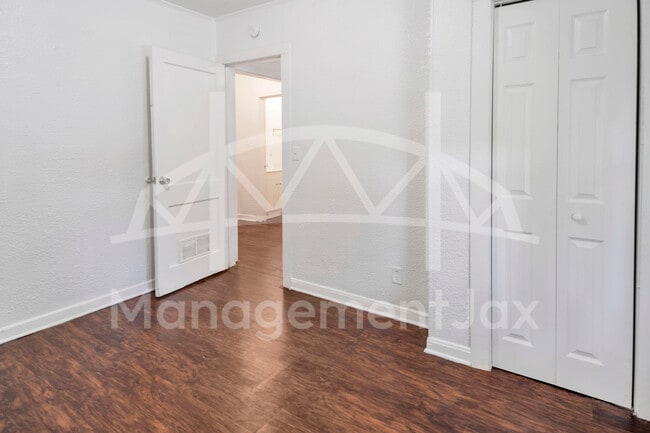 Photo - 1671 W 35th St