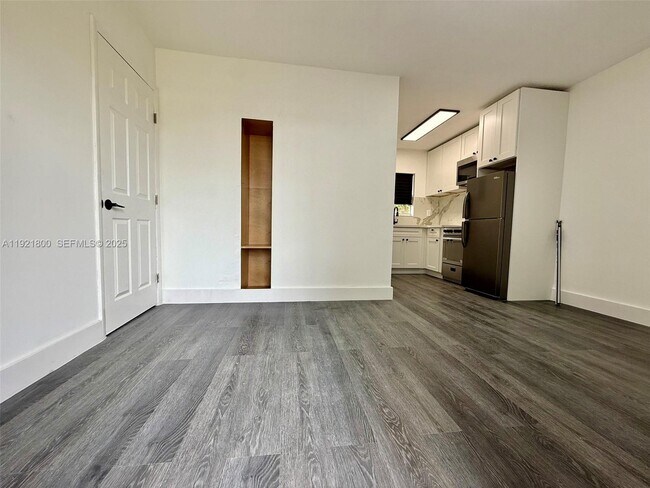 Photo - 1845 Dixieana St Unit 3