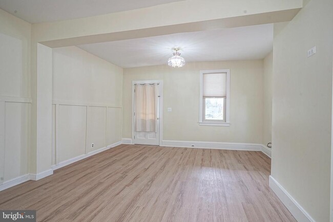 Photo - 19 E Millbrooke Ave Casa