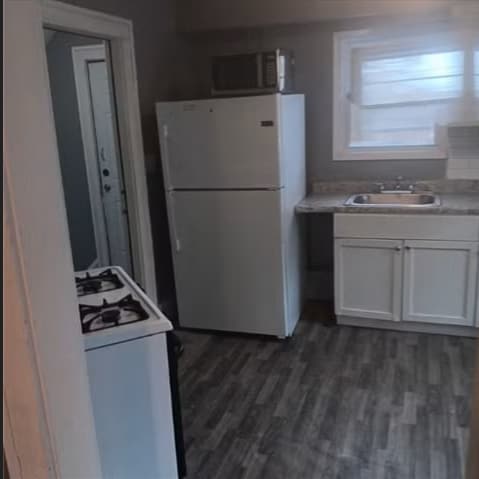 Photo - Newly Renovated 2BR/1BA First Floor Apartment in Nearby Larchmere Neighborhood Unit 1