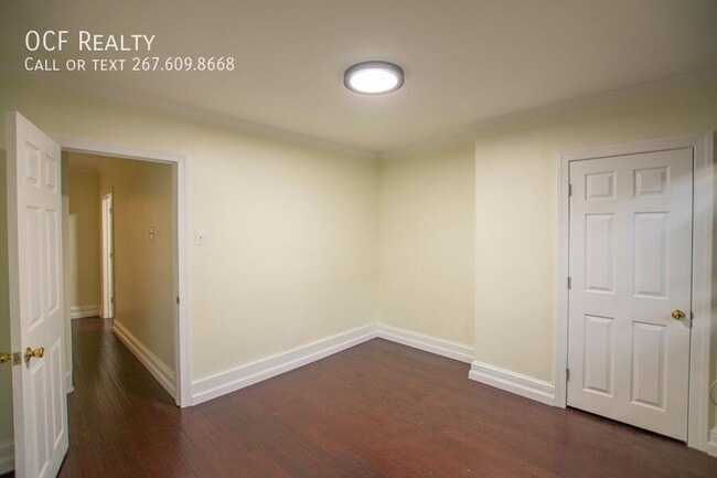 Photo - 2043 Gerritt St