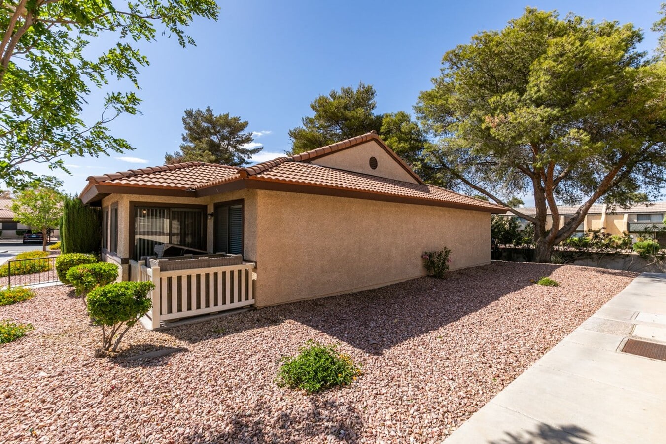 Photo - Cute and Cozy 2-bedroom 2-bathroom Townhome*Open floorplan*upgrades*