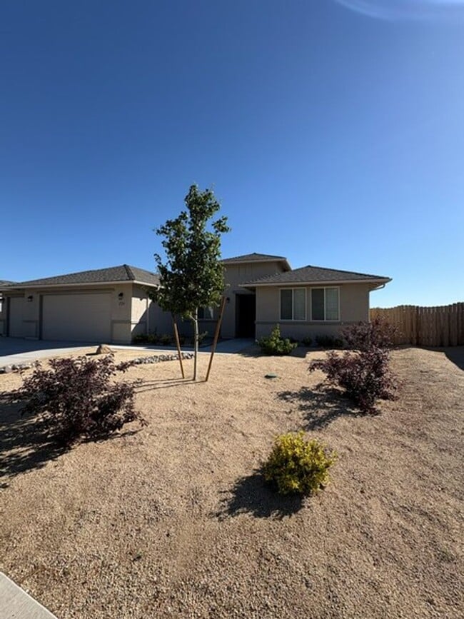 Building Photo - <B>Spacious Four Bedroom off the Golf Course in Fernley<br><br>