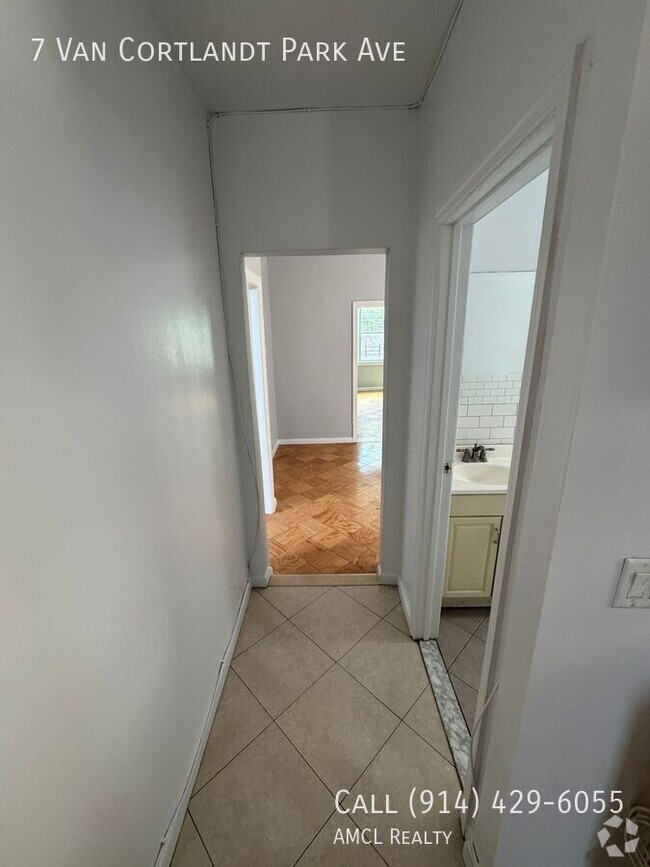 Building Photo - 7 Van Cortlandt Park Ave Rental