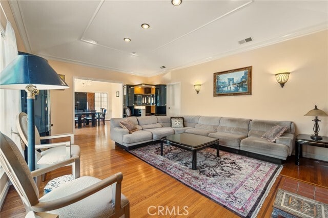 Photo - 233 S Swall Dr