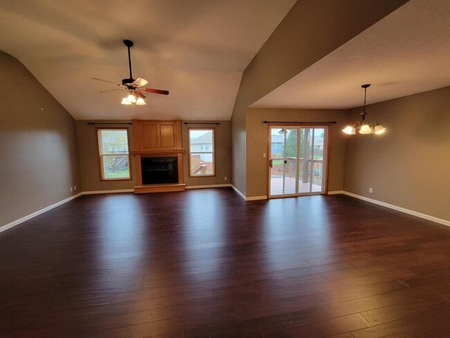 Photo - 2208 Thistle Cir