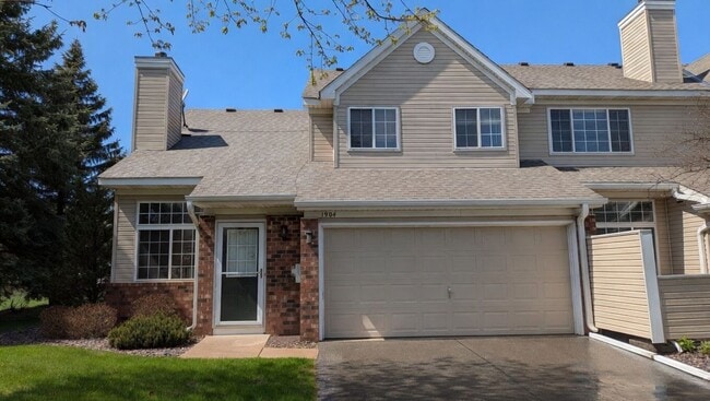 Building Photo - Stunning 2 Bedroom Home in The Heart of Eagan