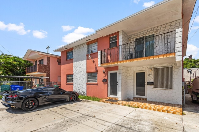 Building Photo - 1880 SW 17th Ave Rental
