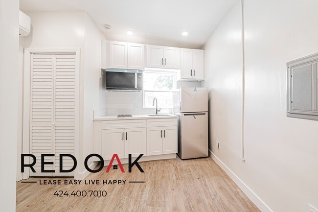 Building Photo - 4238 Lindblade Dr Unit 18 Rental