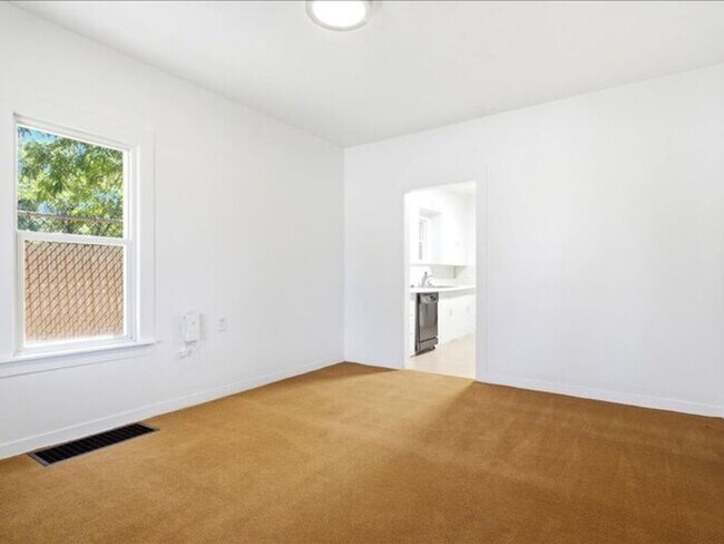 Photo - Poplar Grove 2 bedroom 1 bath, fenced