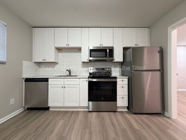 Photo - 603 S Main St