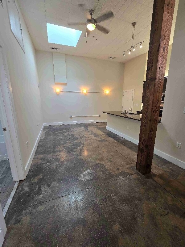 Photo - 7 W 13th St Unidad 1000