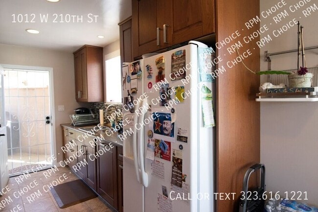 Photo - 1012 W 210th St