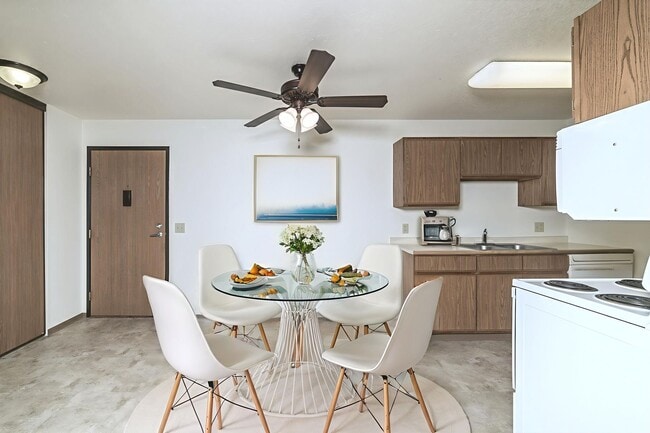Golden Creek Apartments