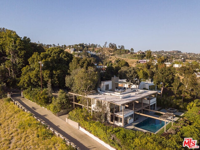 Building Photo - 9892 Beverly Grove Dr Rental