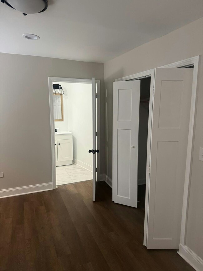 Building Photo - 5910 S Michigan Ave