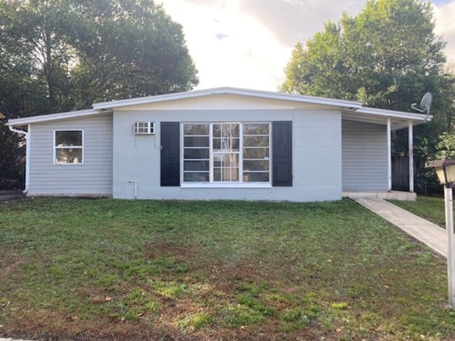 Building Photo - 2 Bed 1 Bath Home | Pet Friendly Fenced Ya...