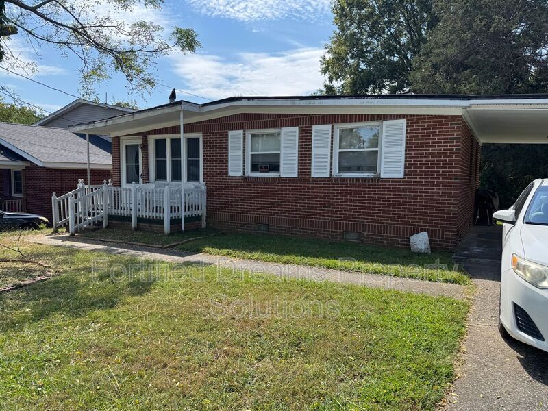 Photo - 1308 Westmoreland Dr