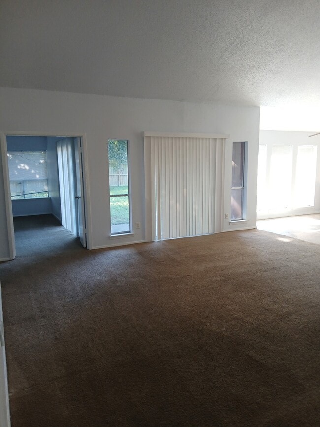 Photo - 10211 Golden Sunshine Dr