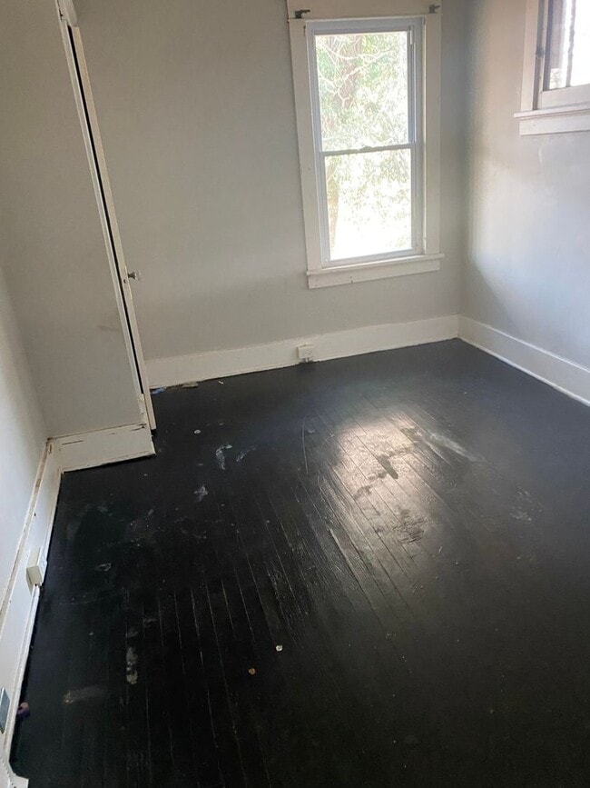 Photo - 5931 Emma Ave