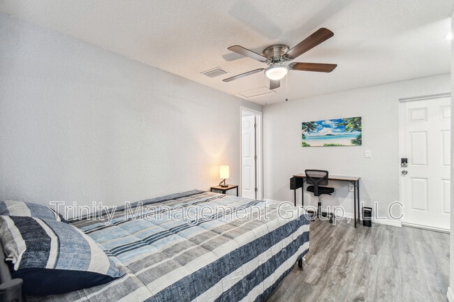 Photo - 10033 Brunswick Ln