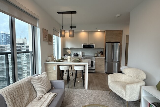 Building Photo - 200 Redpath Ave