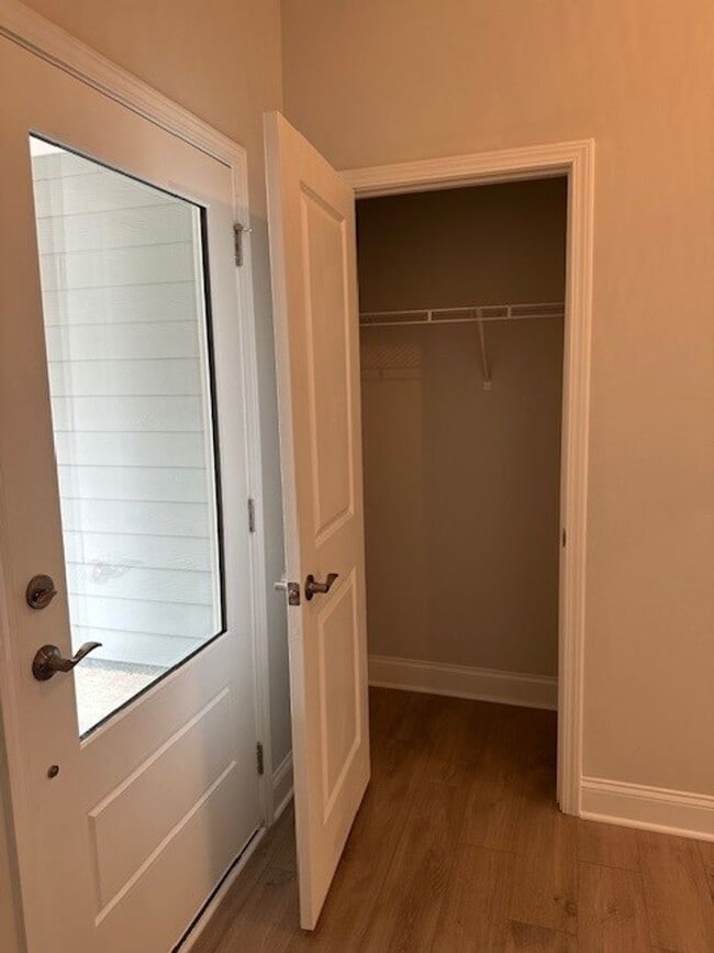 Photo - 505 Colebrook Wy