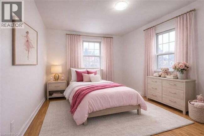 Photo - 498 Ottawa Street S