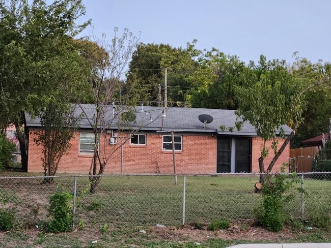 Photo - 4011 Happy Canyon Dr