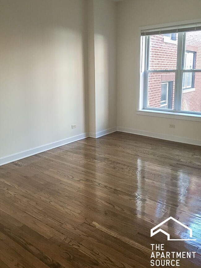 Photo - 855 W Cornelia Ave Unit 2W