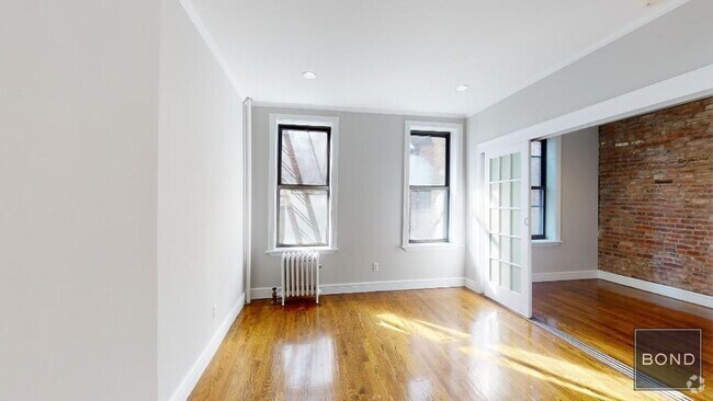 Building Photo - 336 E 18th St Unit D4 Rental