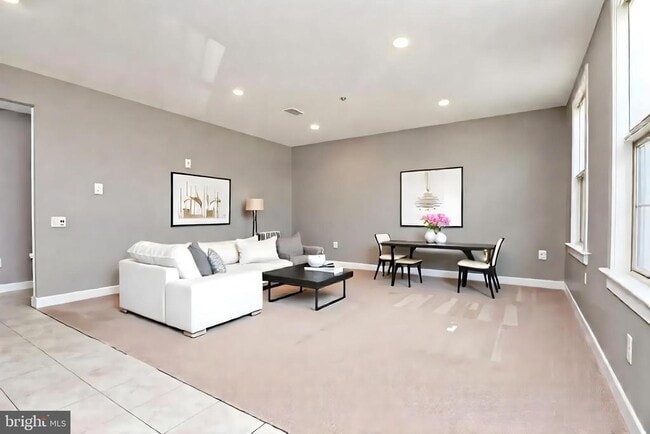 Photo - 183 Lyons Crk Dr