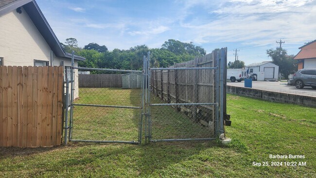 Photo - Commercial/residential in 1 property.