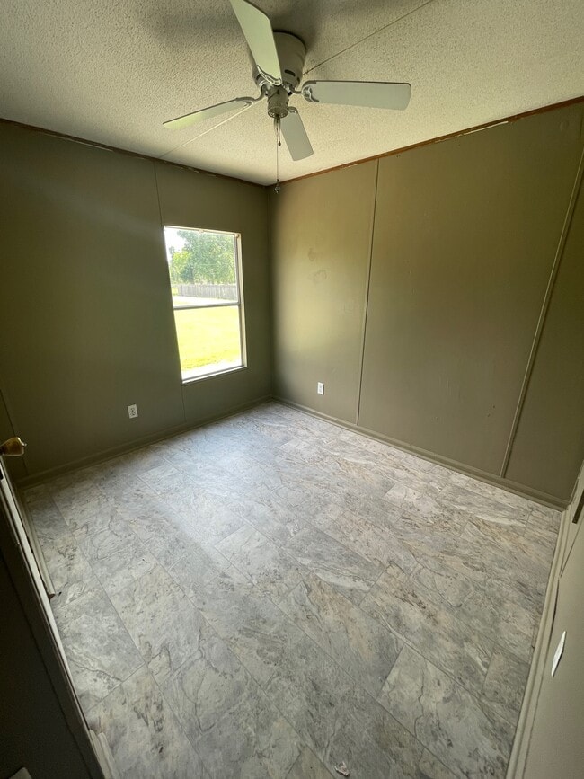 Photo - 1484 Joe Miller Rd