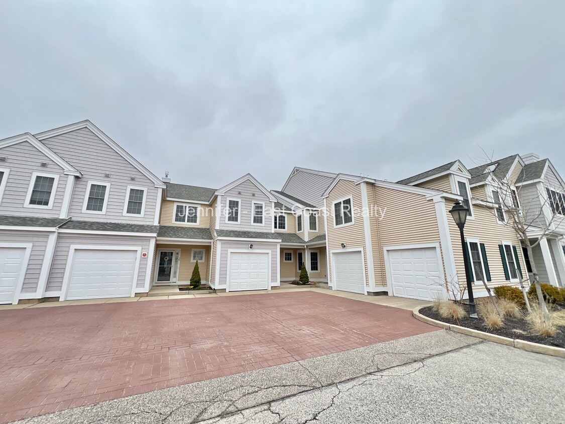 Photo - 37 Village Dr (Quincy, MA)