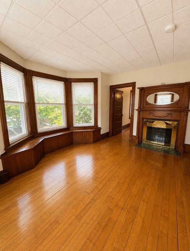 Building Photo - 909 State Street Unit B