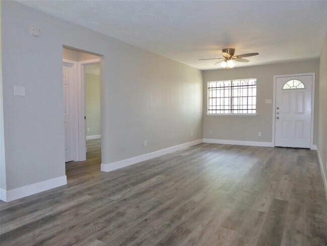 Photo - 5238 Madden Ln