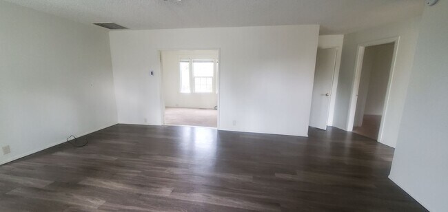 Photo - 1215/1217 E Illinois St Unit 1217