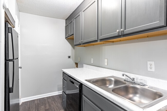 2BR, 1BA - 850SF (B1) - Legacy of Athens Apartments